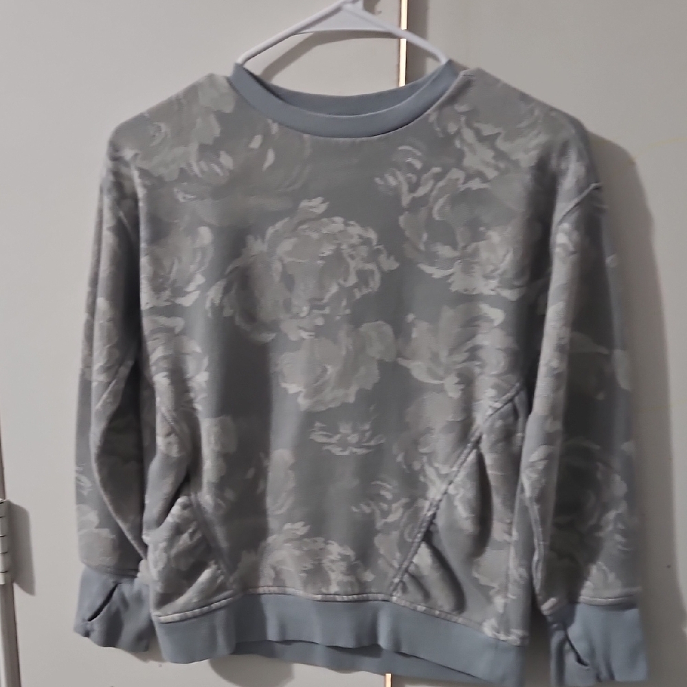 All in Motion Floral Patterned Gray Crewneck Sweater